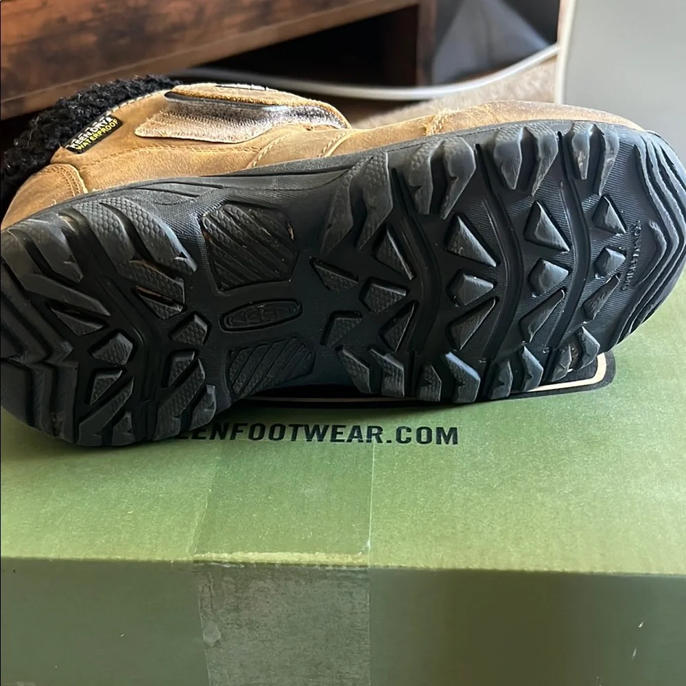 Keen Brown Kids Ankle Boots with Black Fleece Collar